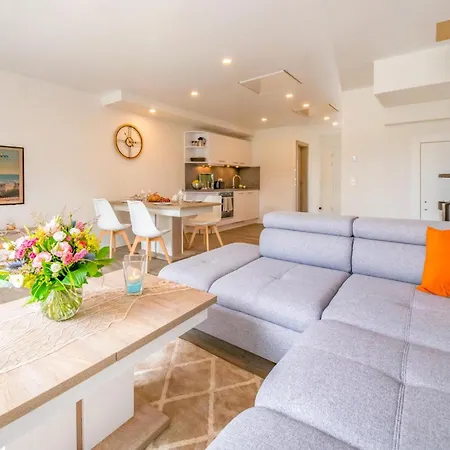 Baltic Village-damp *